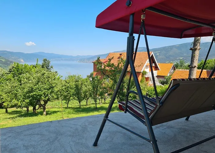 Kuljanin 돈지 밀라노바츠