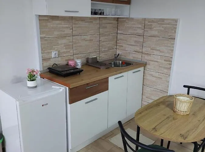 Kuljanin 아파트 *